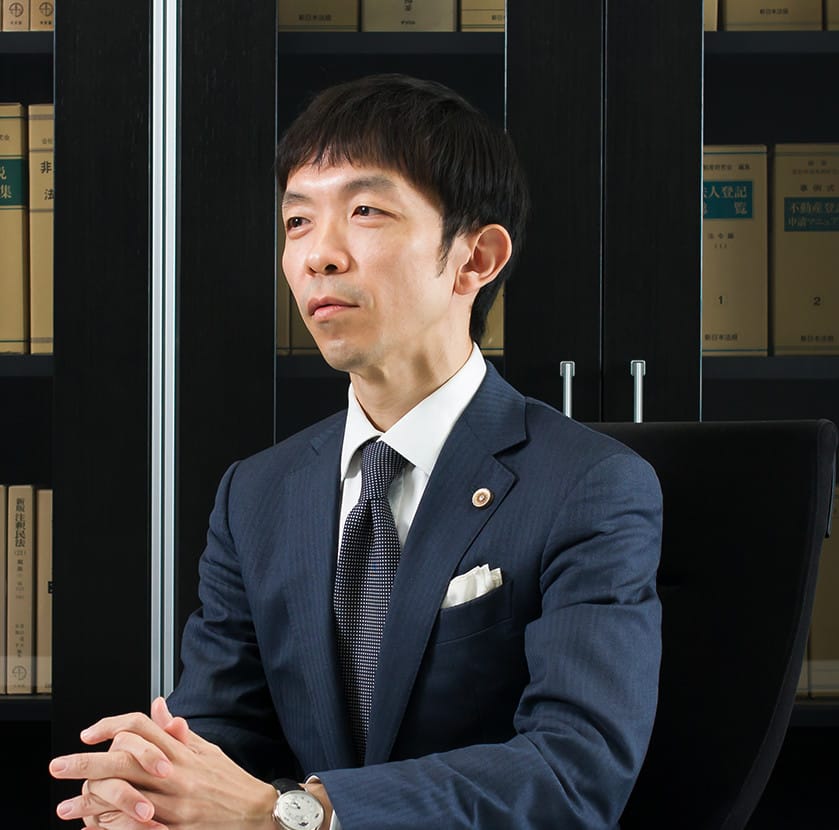 代表社員弁護士　鈴木淳巳